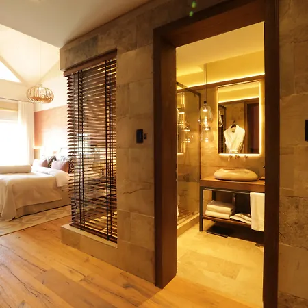 Caeli Hotel